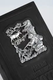 Подарочная книга в кожаном переплете "Малая энциклопедия охоты"